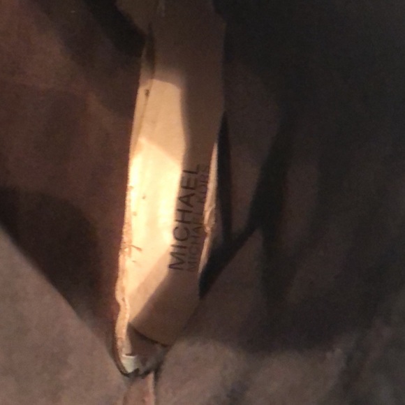 HP 🏆 Michael Kors Rhea Fringe Coffee Booties 8 - Picture 12 of 12